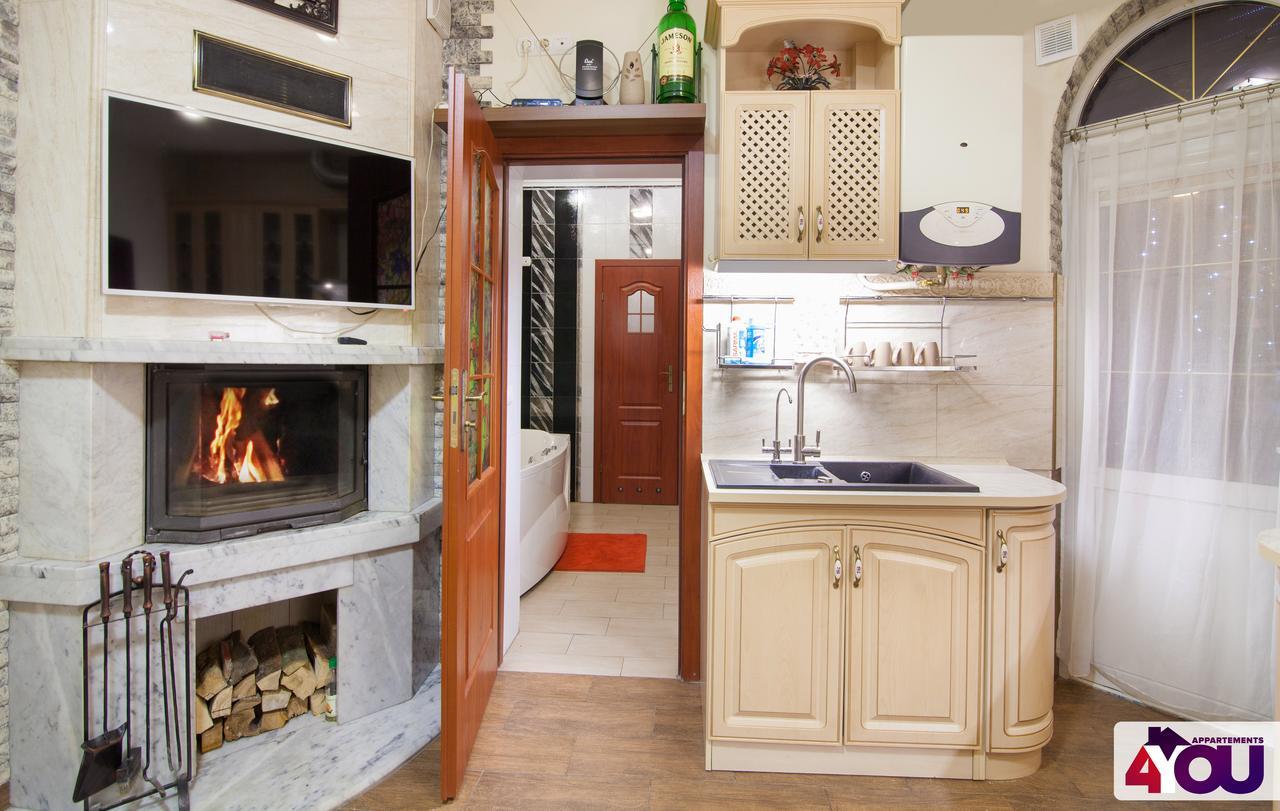 4You Apartaments Lviv Buitenkant foto